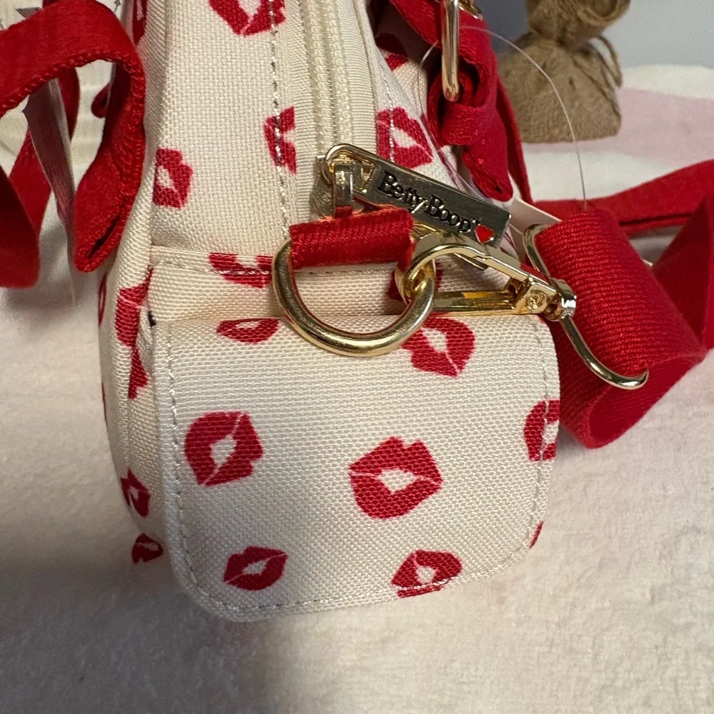 Betty Boop Fleischer kisses crossbody/shoulder bag - Picture 7 of 10